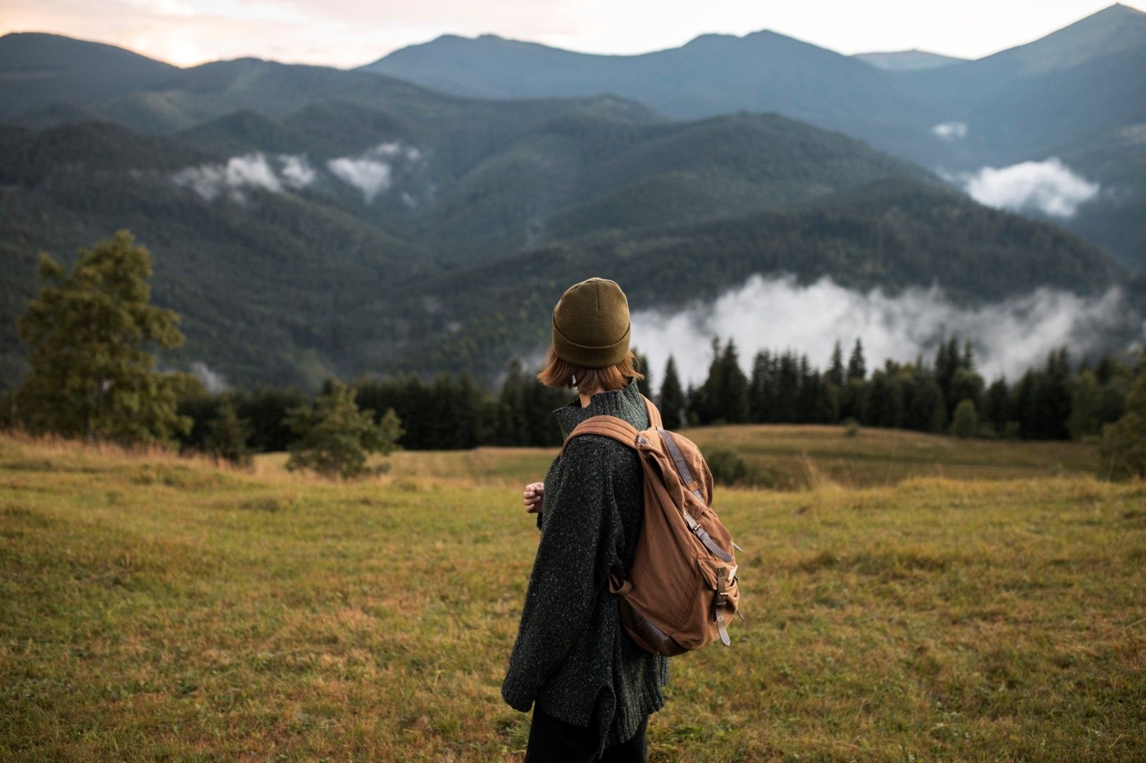 Girl_hiker_looking_out.jpg